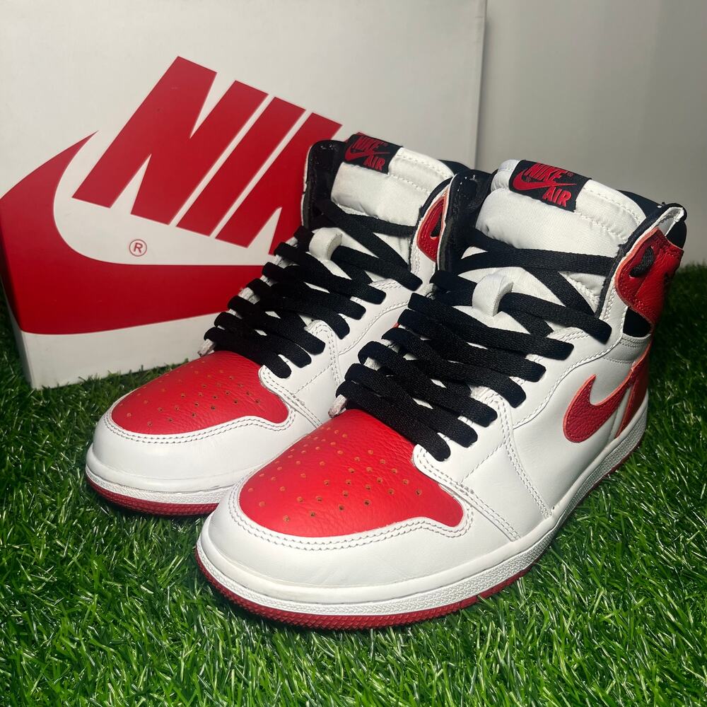 2022 Air Jordan 1 Retro High OG 'Heritage Red And White Size 8
